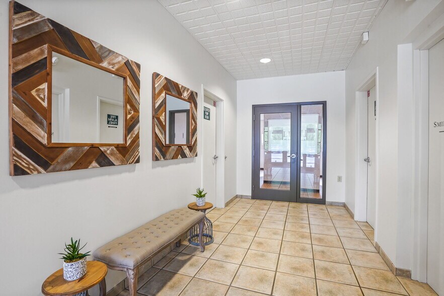 More Photos Of 5156 Blazer Pky, Dublin Medical For Lease