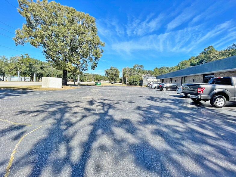 More Photos Of 3315 Demetropolis Rd, Mobile Office For Sale