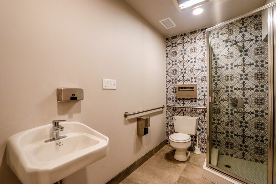 More Photos Of 226 Atlantic Ave, Long Beach Storefront Retail Office For Lease