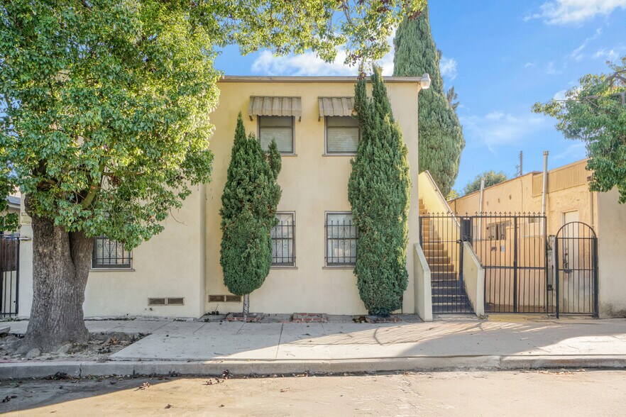 More Photos Of 1922 Locust Ave, Long Beach Apartments For Sale