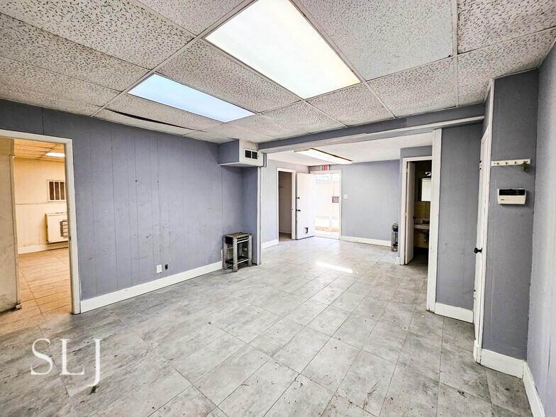 More Photos Of 4852 Vicksburg St, Dallas Warehouse For Lease