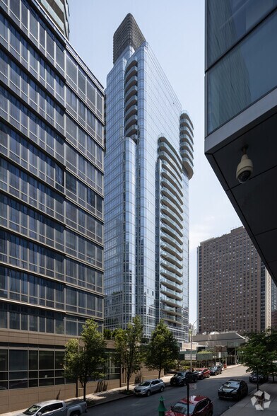 More Photos Of 555 W 59th St, New York Apartments For Lease