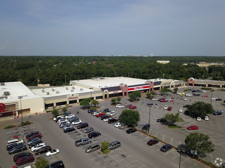 More Photos Of 4721-4761 Bayou Blvd, Pensacola Supermarket For Lease
