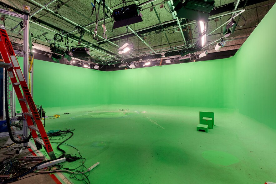 More Photos Of 342 Leon Av, Kelowna Specialty For Sale