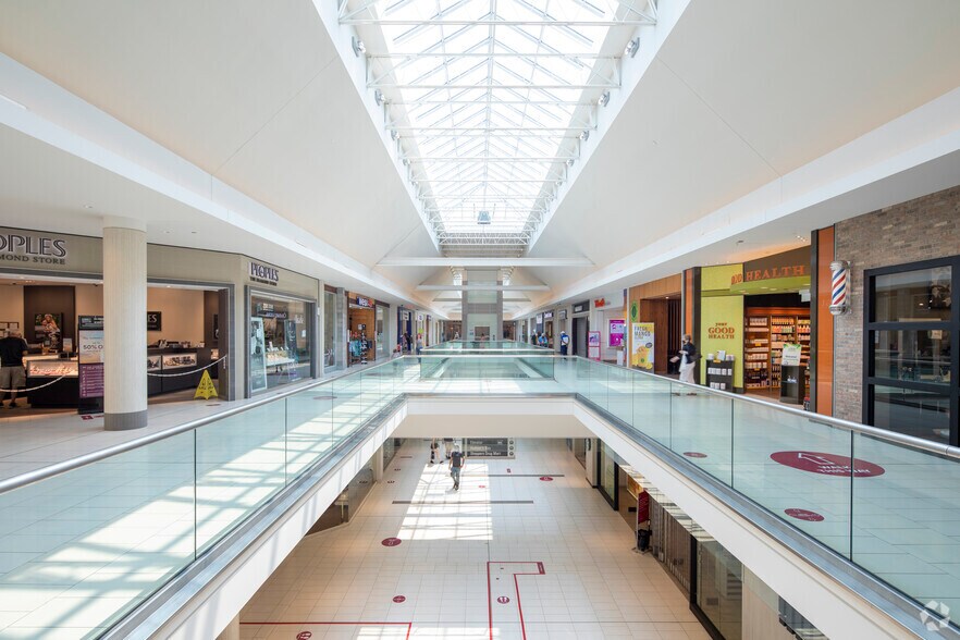 More Photos Of 419 King St W, Oshawa General Retail For Lease