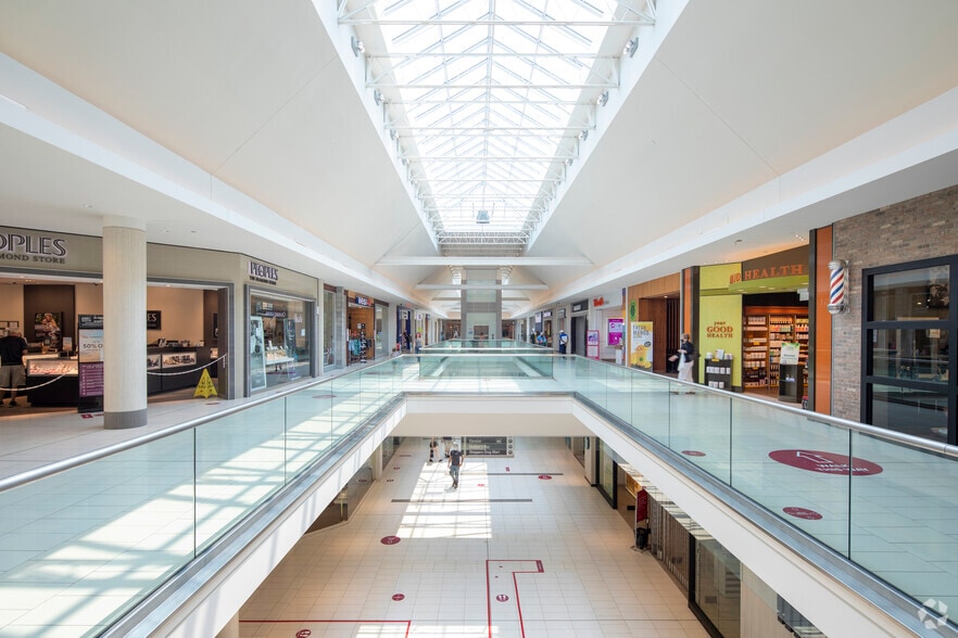 More Photos Of 419 King St W, Oshawa General Retail For Lease