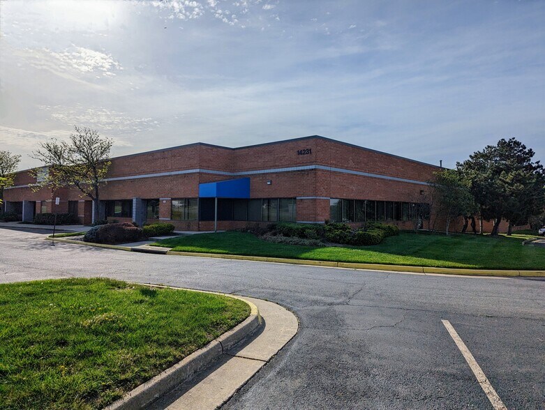 More Photos Of 14231 Willard Rd, Chantilly Light Distribution For Lease