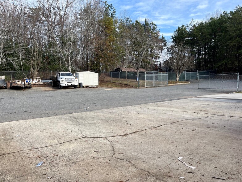 More Photos Of 2125 Union Rd, Gastonia Flex For Lease
