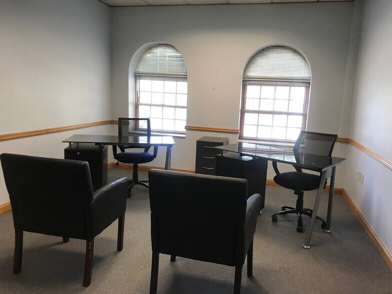 More Photos Of 100 2nd Ave N, Saint Petersburg Office For Lease