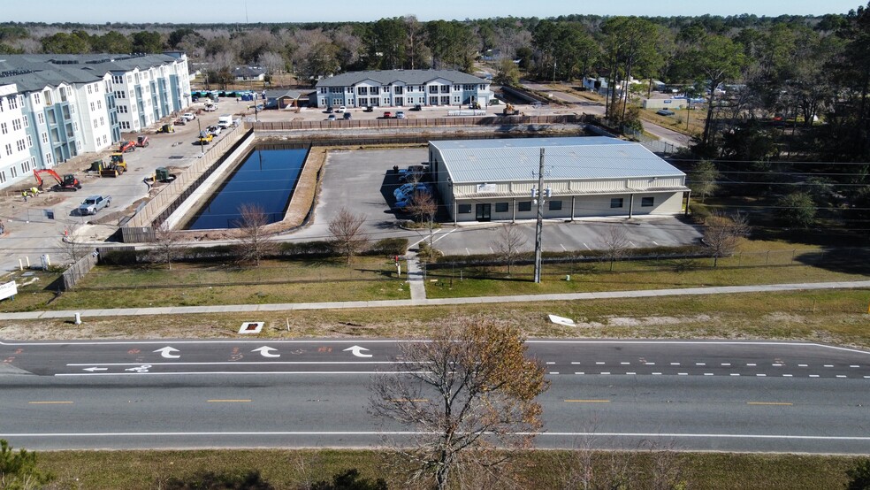 More Photos Of 14353 N Main St, Jacksonville Warehouse For Sale