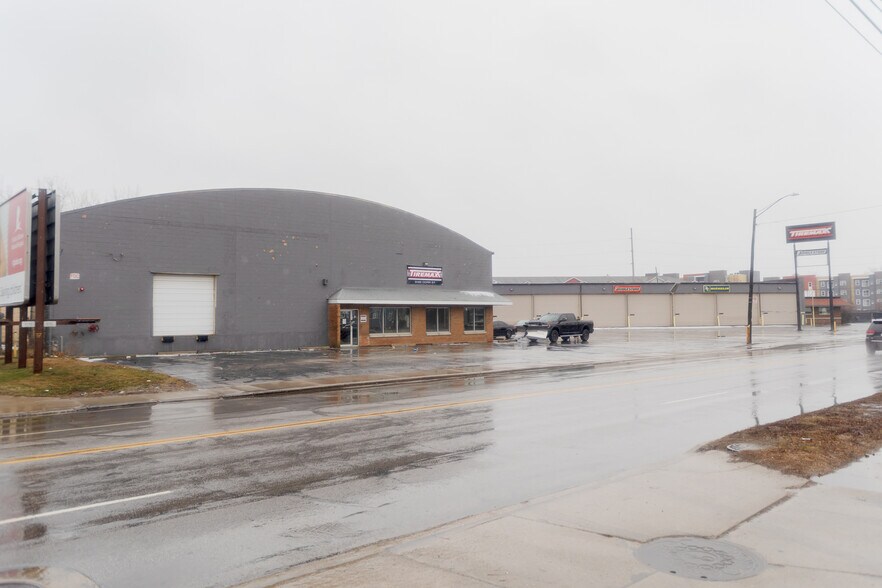 Primary Photo Of 2575 Dorr St, Toledo Service For Sale