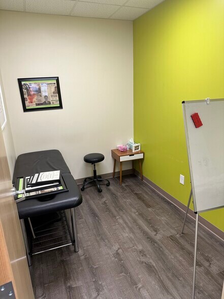 More Photos Of 959 New Loudon Rd, Latham Freestanding For Lease