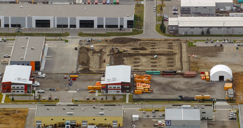 More Photos Of 7420 108 Av SE, Calgary Manufacturing For Lease