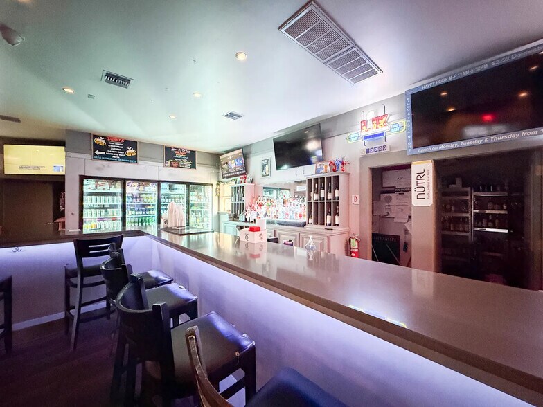 More Photos Of 2303 Hickory Ave, New Orleans Bar For Sale