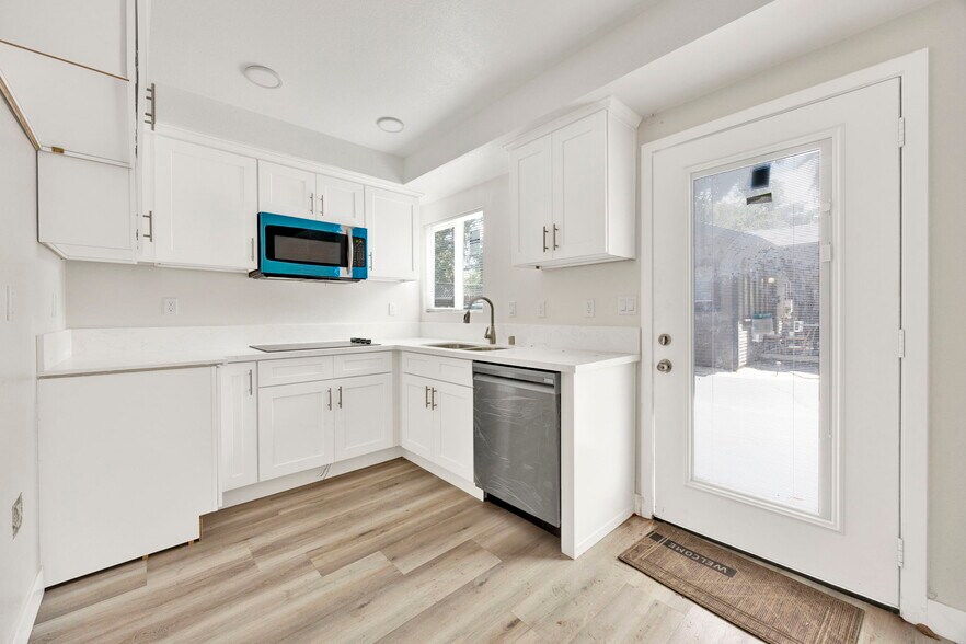 More Photos Of 103 N Catalina Ave, Pasadena Apartments For Sale