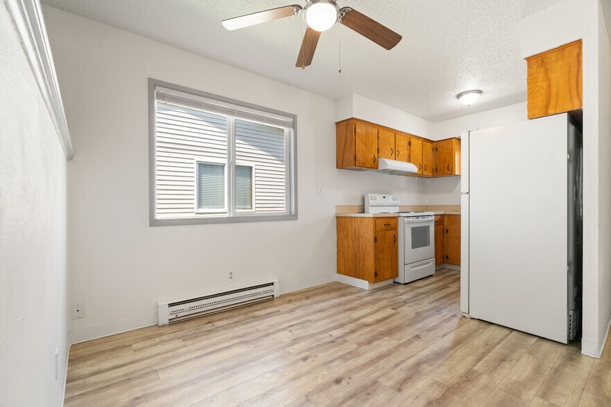More Photos Of 110-162 NW 15th St, Gresham Apartments For Sale