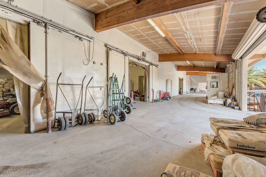 More Photos Of 81500 Industrial Pl, Indio Warehouse For Sale