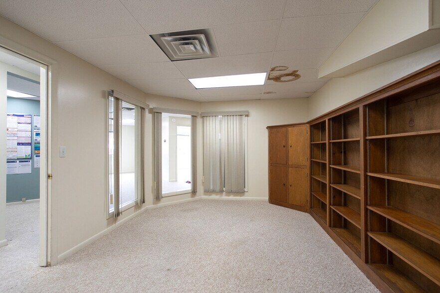 More Photos Of 490 Main St, Great Barrington Storefront Retail Office For Sale