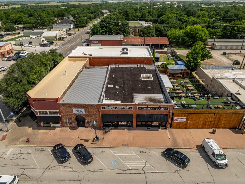 More Photos Of 105 E Franklin St, Hillsboro Storefront For Lease