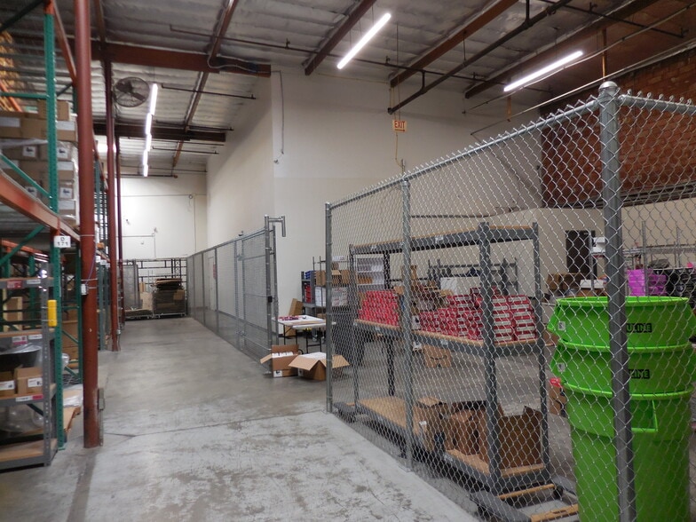 More Photos Of 1206-1210 W Jon St, Torrance Warehouse For Lease
