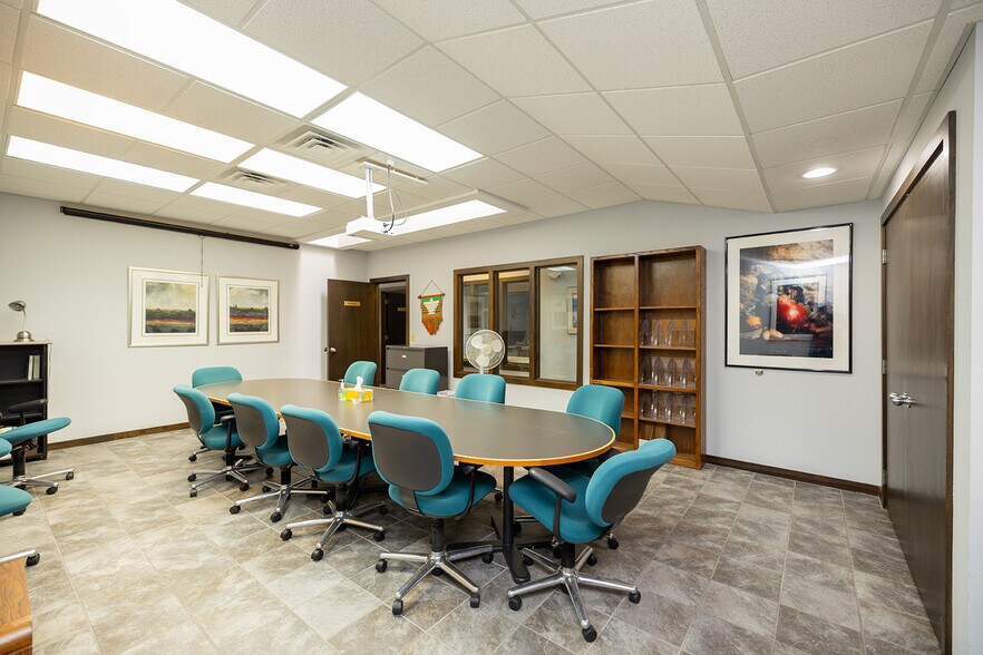 More Photos Of 1020 N Main St, Wichita Medical For Sale