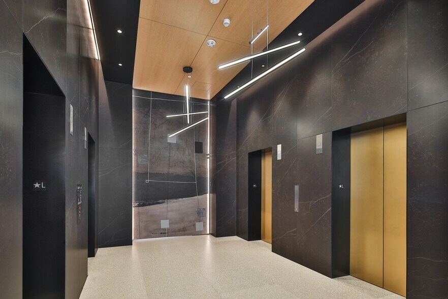 More Photos Of 888 S Figueroa St, Los Angeles Office For Lease