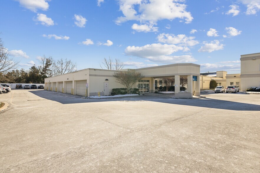More Photos Of 774 Christiana Rd, Newark Healthcare For Sale