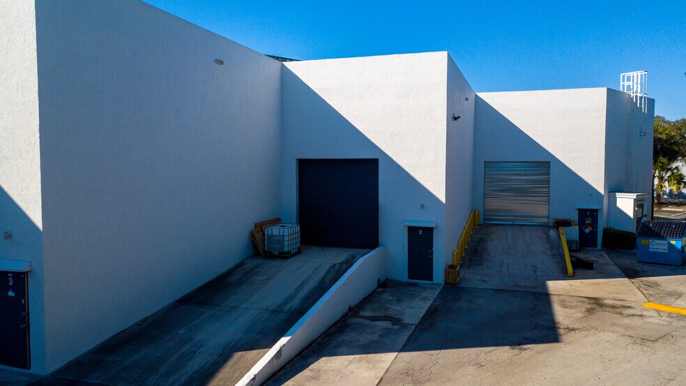 More Photos Of 990 S Rogers Cir, Boca Raton Manufacturing For Lease
