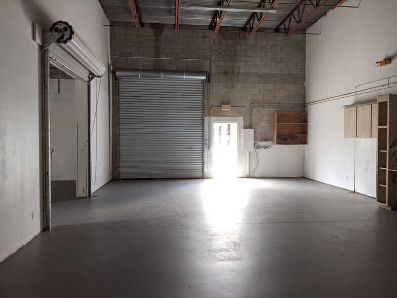 More Photos Of 3081 SE Dominica Ter, Stuart Manufacturing For Lease