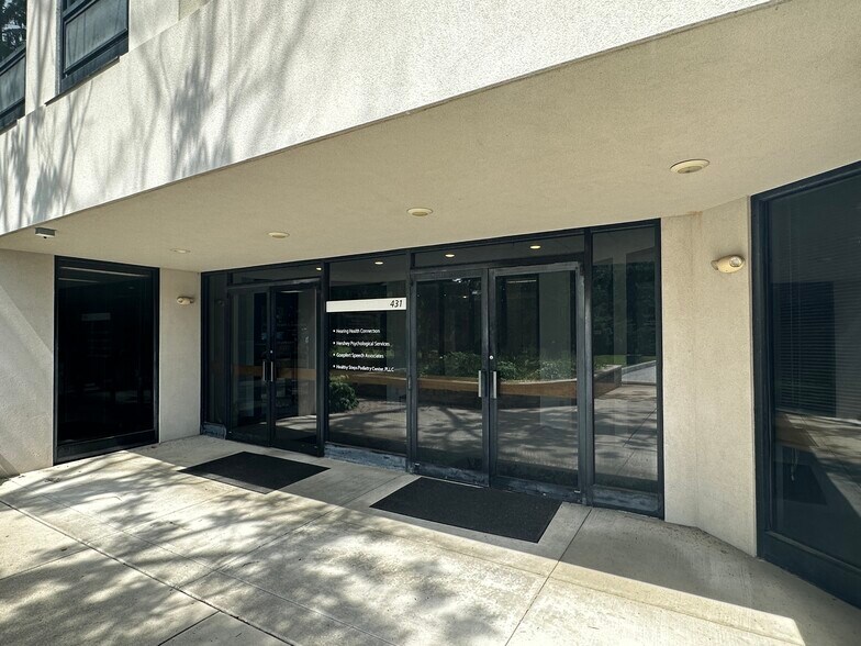 More Photos Of 431-441 E Chocolate Ave, Hershey Medical For Lease