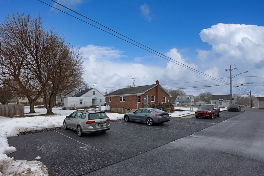 More Photos Of 445 Mountville Dr, Lebanon Office For Sale