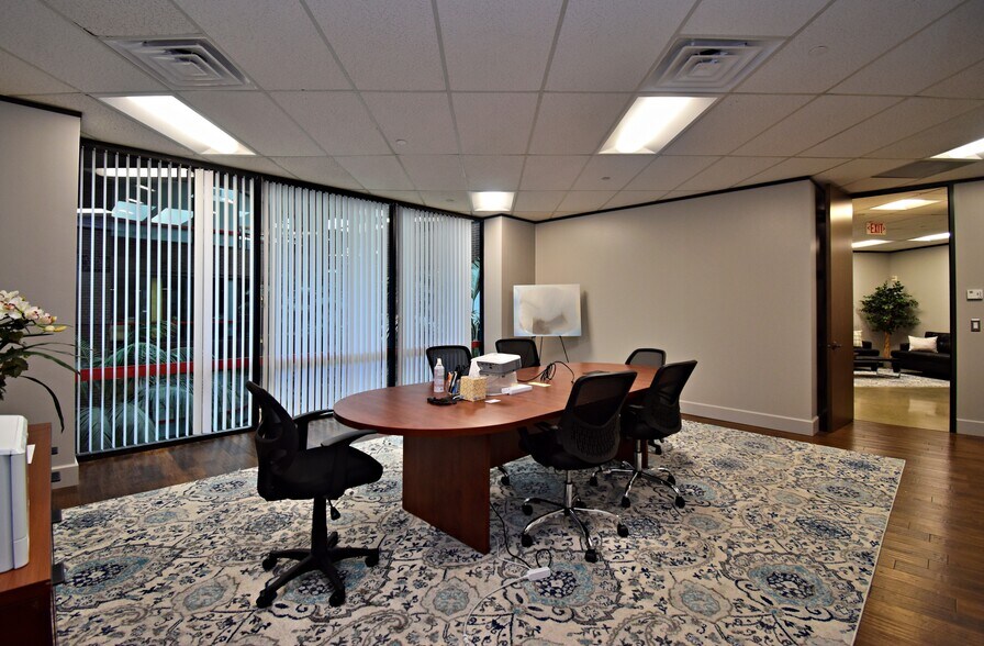 More Photos Of 11550 W IH-10, San Antonio Office For Lease