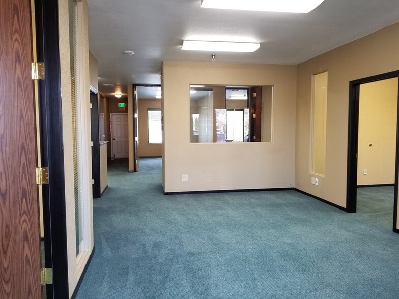 More Photos Of 1700 County Rd, Minden Medical For Lease