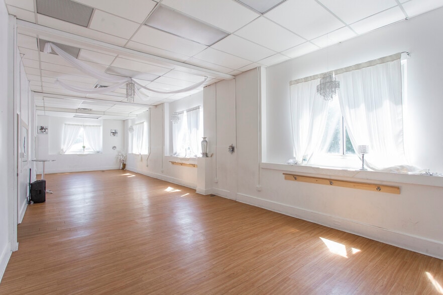 More Photos Of 2300 W 4th St, Chester Light Distribution For Lease