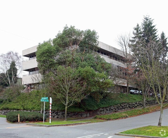 More Photos Of 3301 Burke Ave N, Seattle Office For Lease
