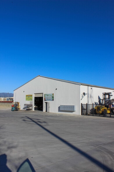 More Photos Of 901-909 Harkins Rd, Salinas Warehouse For Lease