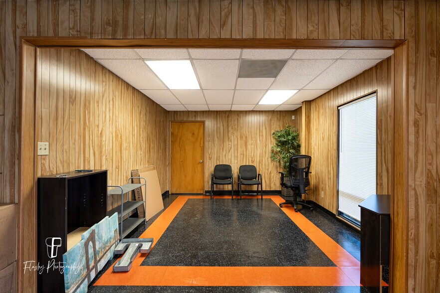 More Photos Of 7005 Downing Ave, Bakersfield Warehouse For Sale