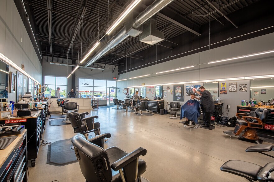 More Photos Of 9931-9947 Hudson Blvd N, Lake Elmo General Retail For Lease