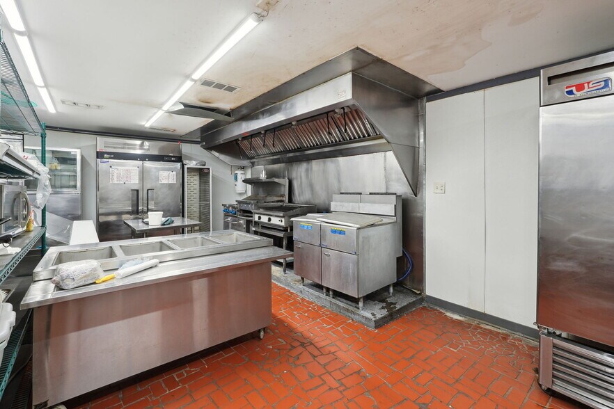 More Photos Of 100 Covered Bridge Rd, Euharlee Restaurant For Sale