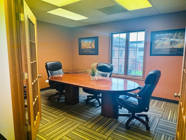 More Photos Of 1440 Maple Ave, Lisle Office For Lease