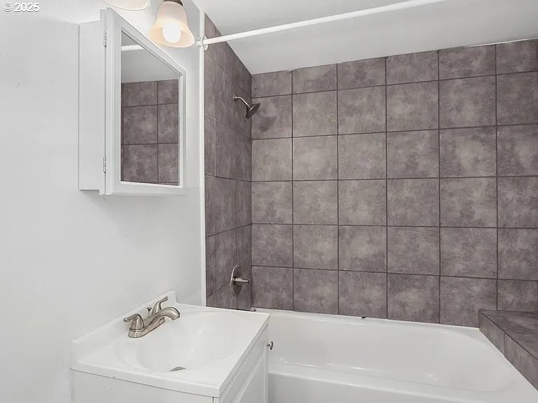 More Photos Of 7612-7706 SE 65th Ave, Portland Multifamily For Sale