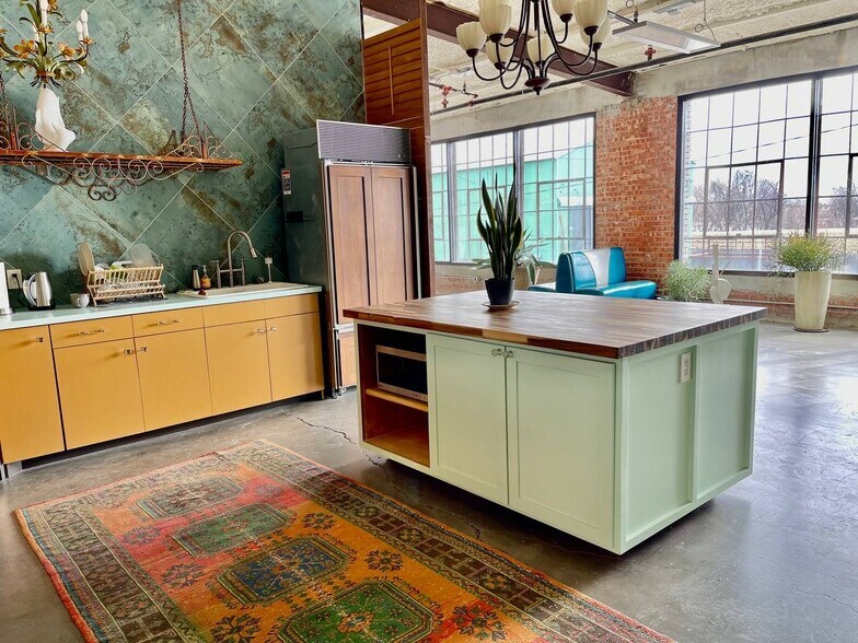 More Photos Of 3306 Charles Page Blvd, Tulsa Warehouse For Lease