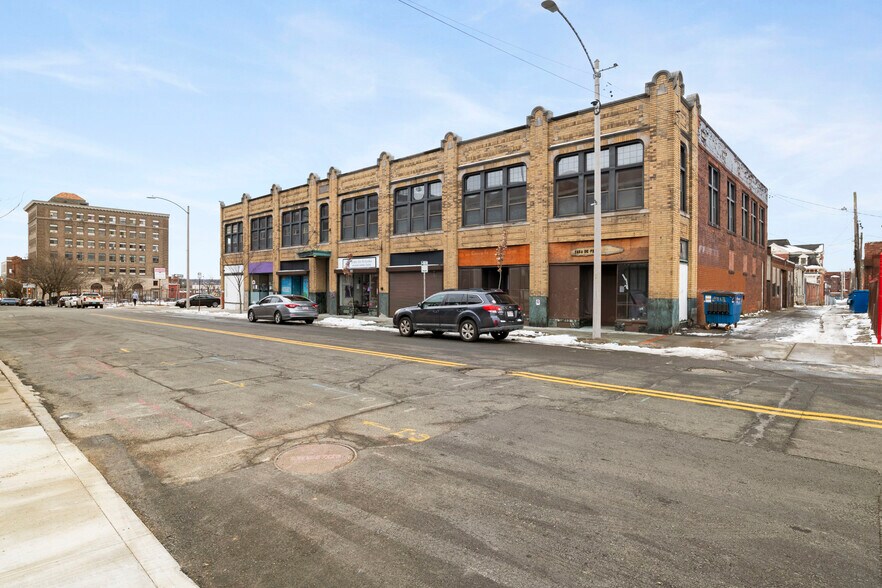 More Photos Of 98 Suffolk St, Holyoke Storefront Retail Office For Lease