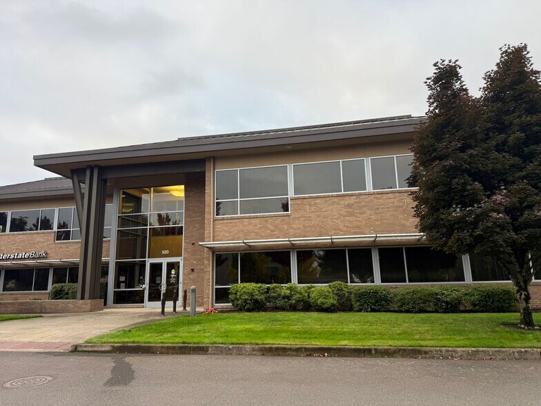 More Photos Of 520 Hawthorne Ave SE, Salem Bank For Lease