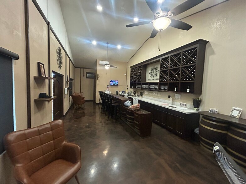 More Photos Of 8482 W Linne Rd, Tracy Winery Vineyard For Lease