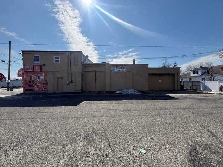 More Photos Of 125 Carleton Ave, Central Islip Freestanding For Sale