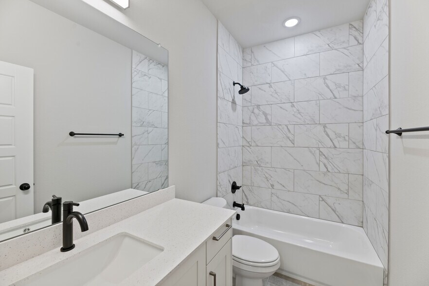 More Photos Of 4405 Clovis Ct, Midlothian Apartments For Sale