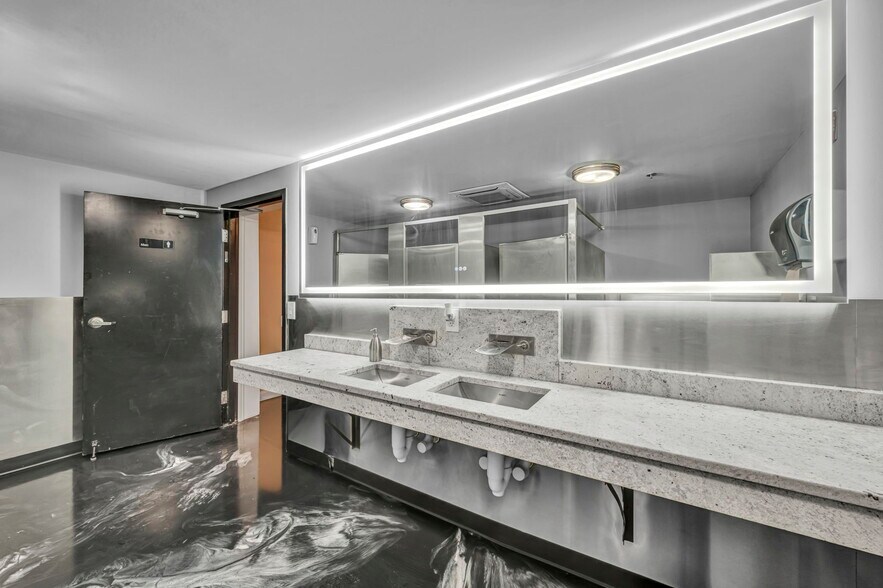 More Photos Of 1025 E Fifth Ave, Columbus Warehouse For Lease