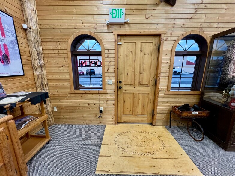 More Photos Of 626 Richards St, Thermopolis Freestanding For Sale