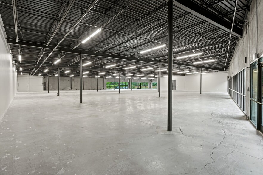 More Photos Of 3033 W Royal Ln, Irving Light Distribution For Sale